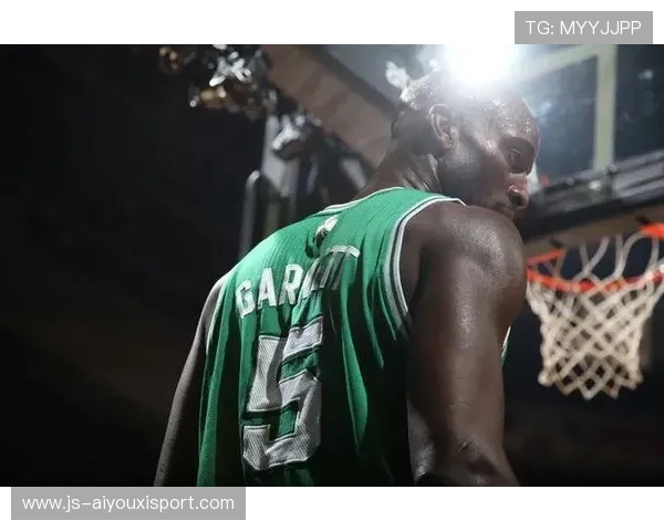 世界杯的最后哨响后，谁将永远被历史铭记？