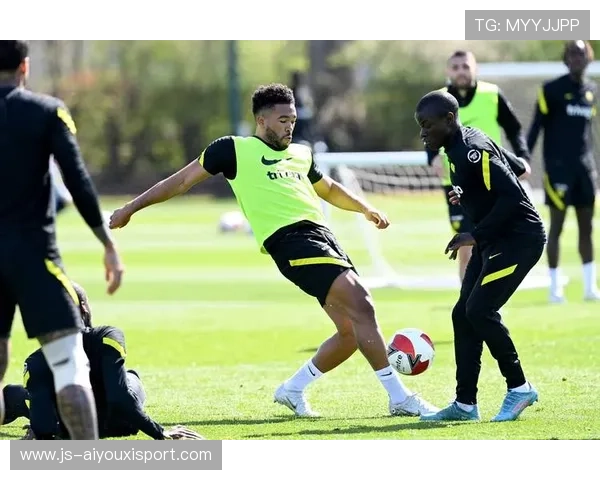 切尔西夜间训练注重体能恢复与传球精准度并重